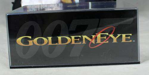JAMES BOND 007 WITH MAGAZINE UNIVERSAL HOBBIES-BMW Z3 (Goldeneye #9)