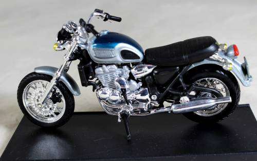 Maisto - Triumph Thunderbird