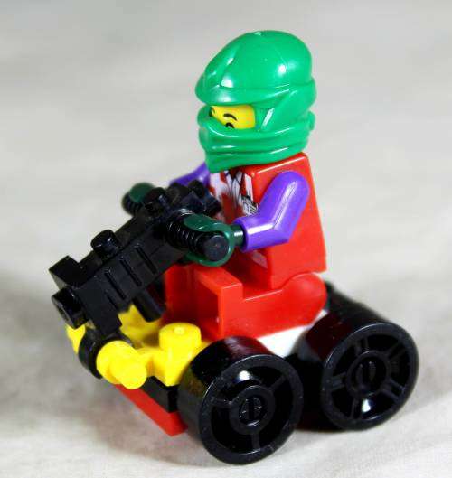 Lego mini figurine - Emmet on a bike