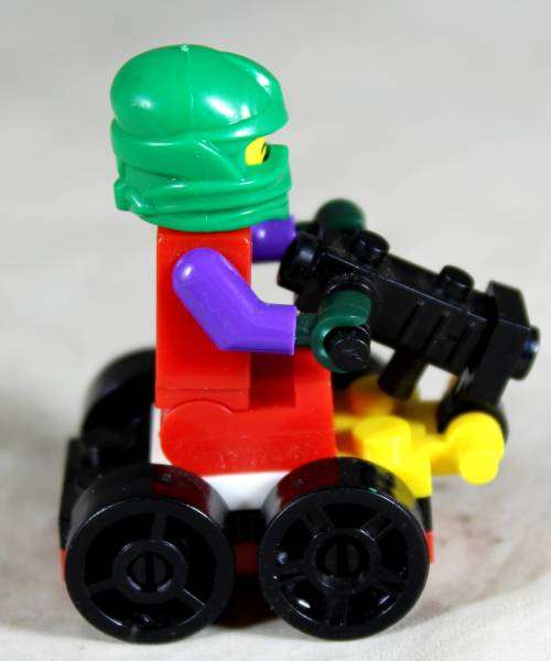 Lego mini figurine - Emmet on a bike