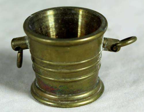 MINIATURE BRASS SAND BUCKET - BID NOW!!!