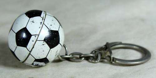 SMALL SOCCER BALL KEY-RING - BID NOW!!!