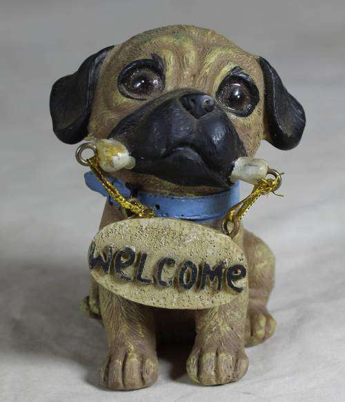 SMALL DOGGY WITH WELCOME SIGN  - BID NOW!!!