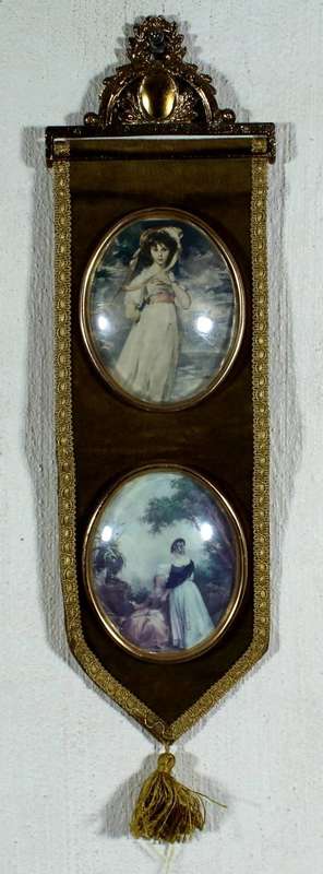 2 Part Victorian style wall hang - Vintage look - Beautiful! - Bid Now!!!