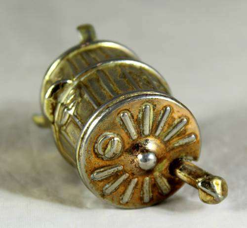 MINIATURE BRASS WASHING MACHINE - MADE IN ENGLAND - BID NOW !!!