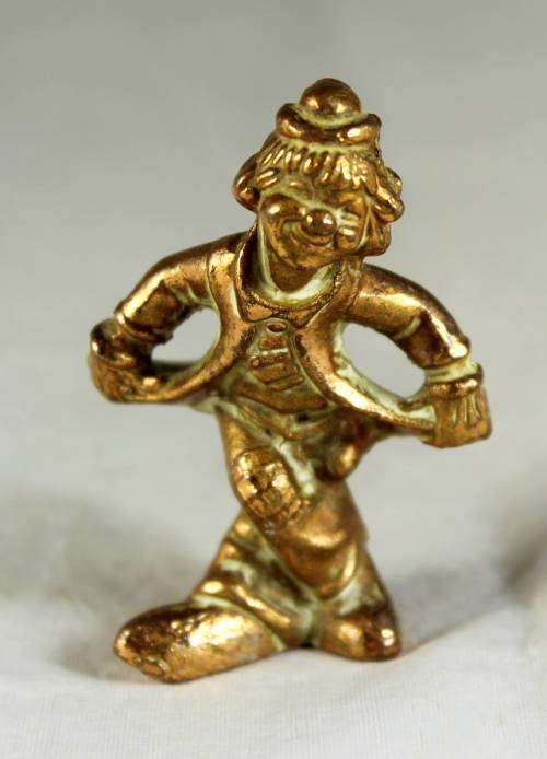 MINIATURE LEAD CLOWN - COPPER COLORED - BOWING - BID NOW !!!