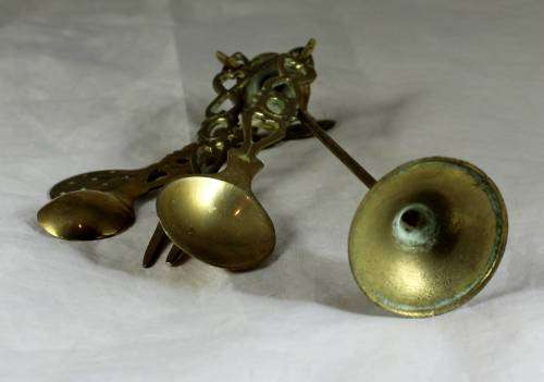 SMALL BRASS UTENSILS ON STAND - BID NOW !!!