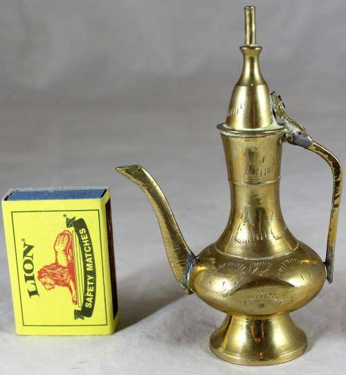 SMALL BRASS KETTLE - BID NOW !!!