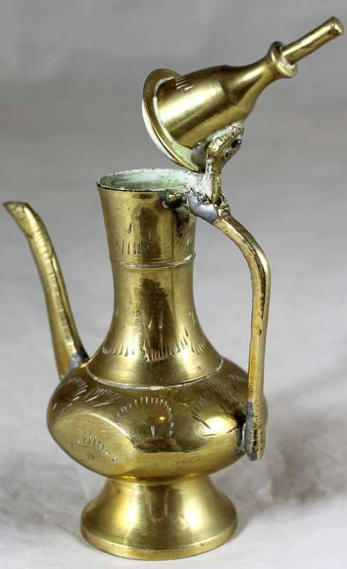SMALL BRASS KETTLE - BID NOW !!!