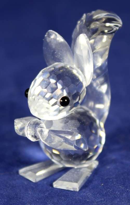 Swarovski crystal - cquirrel with nut