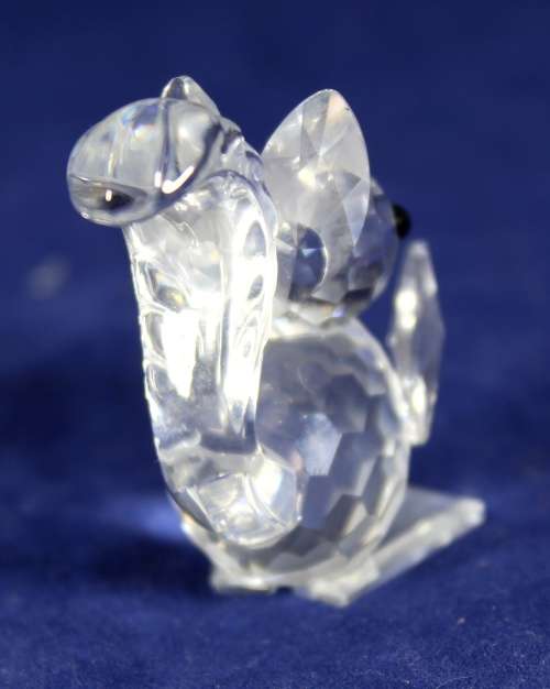 Swarovski crystal - cquirrel with nut