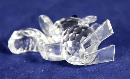 Swarovski crystal - cquirrel with nut