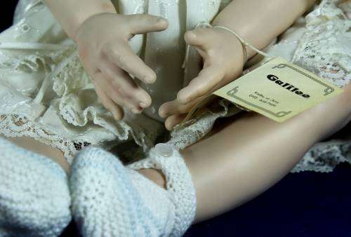 Porcelain doll - Galilee - sweat-pea