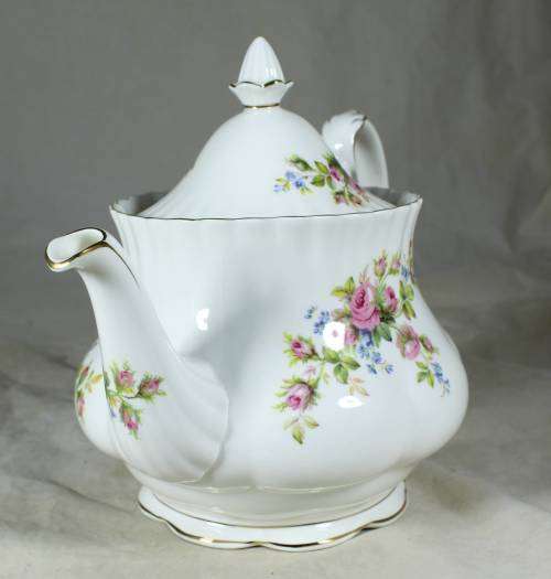 Royal Albert - Moss rose tea pot