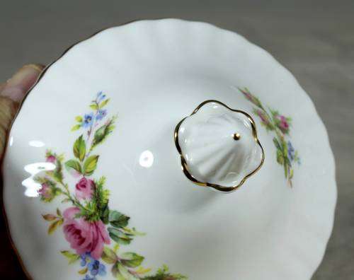 Royal Albert - Moss rose tea pot