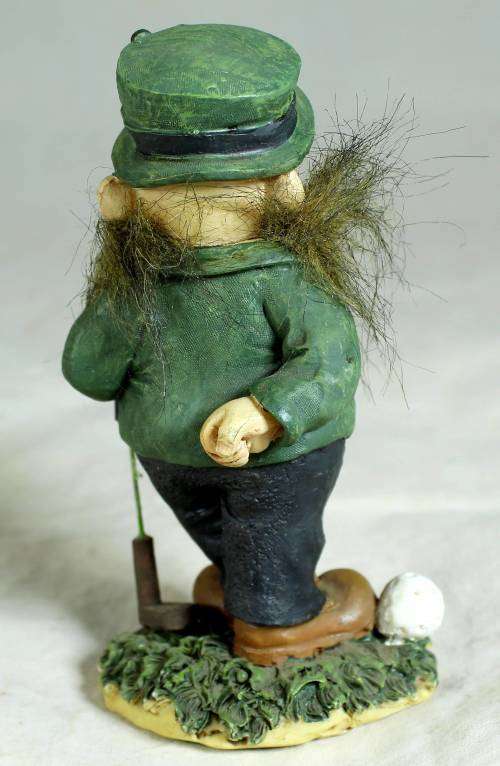 Leprechaun golfer on a smoke break