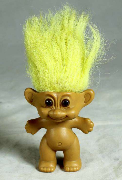 Small Troll with yellow hair - Arlenco