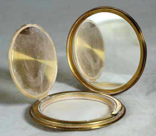 Zenette Powder Compact - Low Price!! Bid Now!!