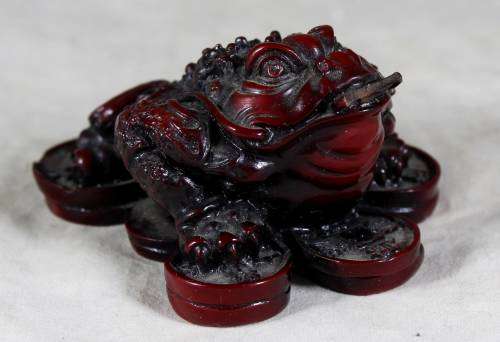 Molded Money Frog - Act fast and bid now!!!