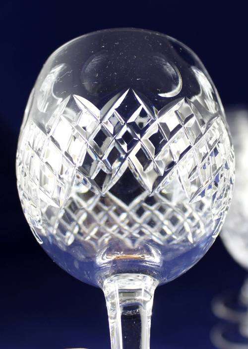 Set of eighteen crystal cherry classes