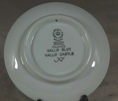 Royal Copenhagen Fajance - 1987 Vallo Castle  Bid Now!!