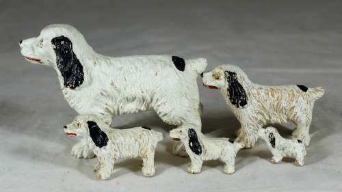 5 Graduated Spaniels  Bid Now!!
