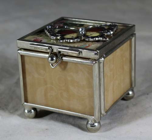 Small Mirrored Box with Butterfly  Bid Now!!