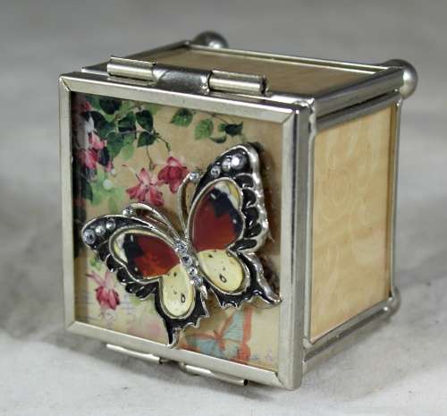 Small Mirrored Box with Butterfly  Bid Now!!