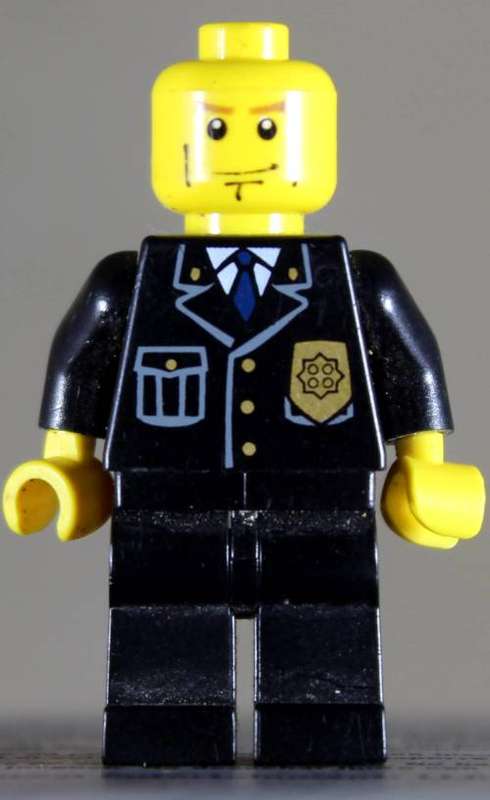 LEGO MINI FIGURINE - Policeman (CTY0218)