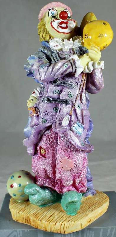 Large Clown Figurine - Holding Balls And Balloons - BID NOW