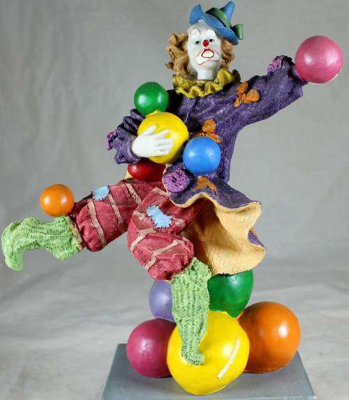 Large Clown Figurine - Juggling Balls - BID NOW