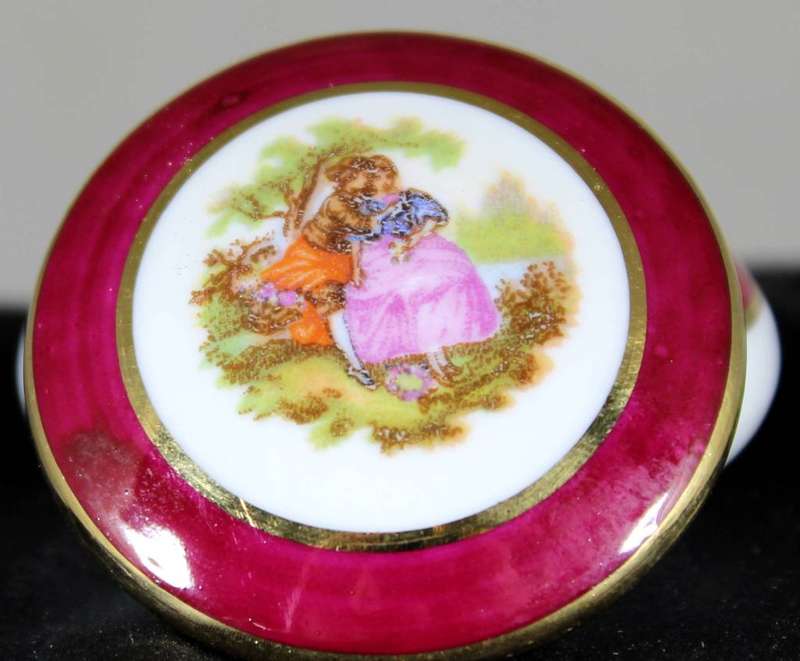 Limoges miniature pill Holder - Victorian couple under a tree