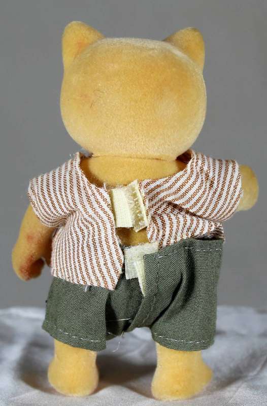 Sylvanian Families - Kitty in summer clothes