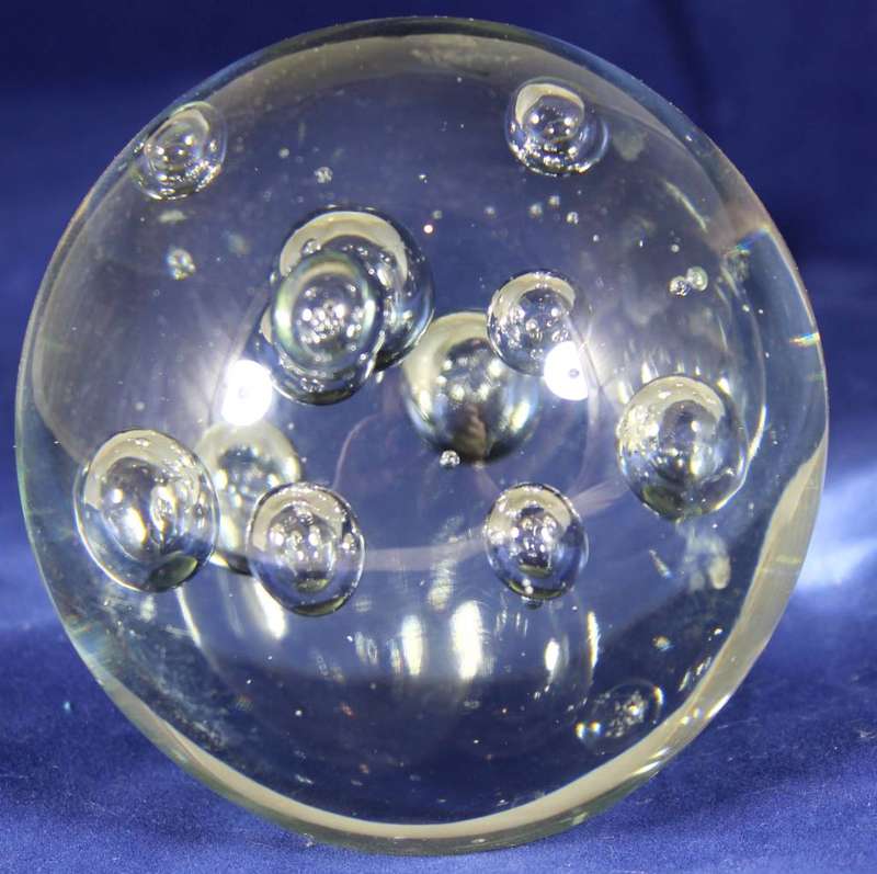 Paperweight with bubbles