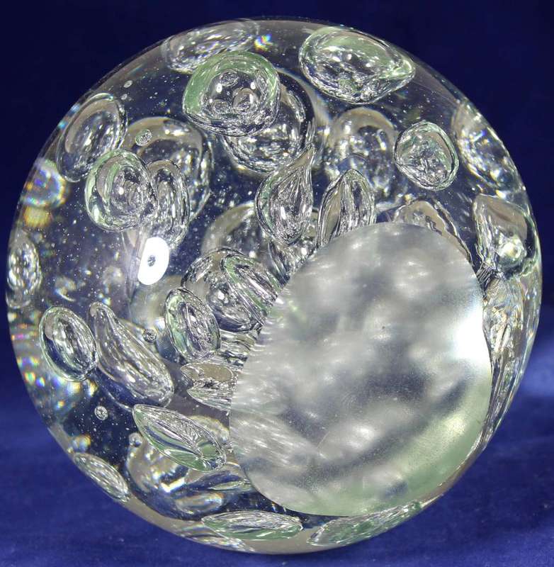 Large paperweight with bubbles