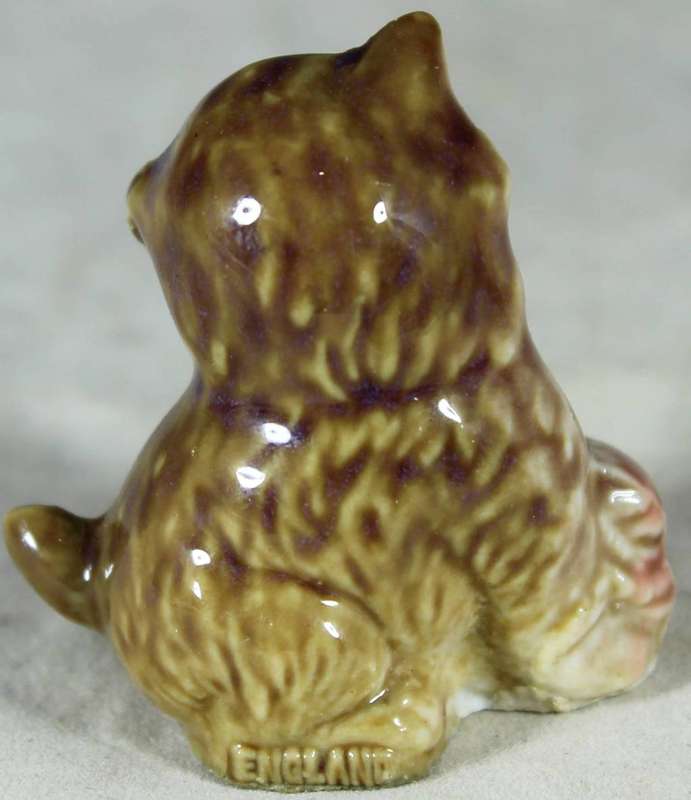 Wade figurine - Kitten with ball