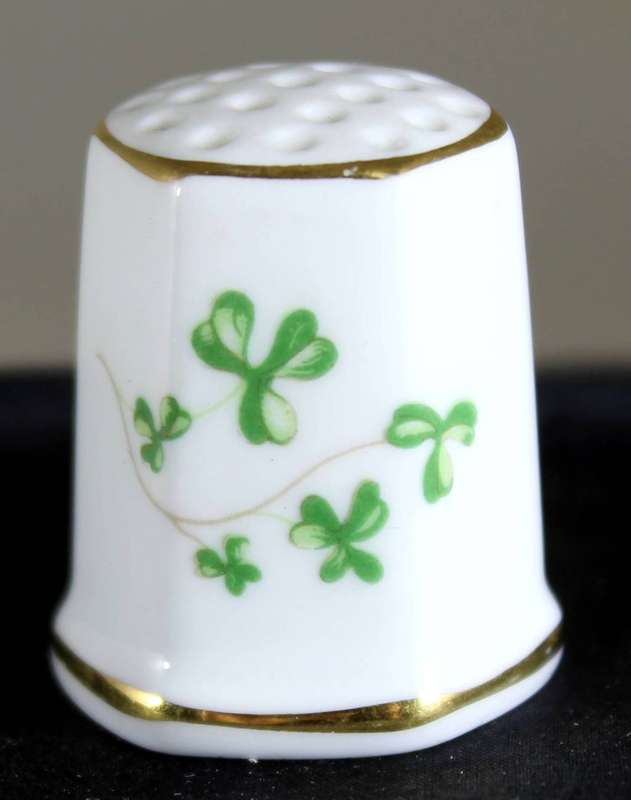 Collectible thimble - Royal Tara Shamrocks