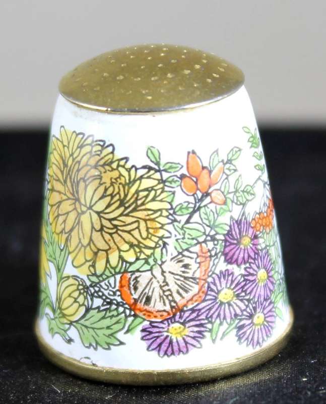 Collectible Thimble - Ire Enamels - Old Bilston Battersea Tradition- Act Fast!! Bid Now!!!