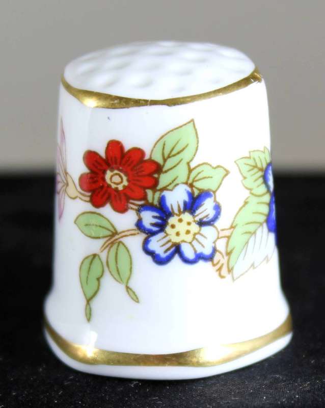 Collectible thimble - Royal Tara - Galway flowers of Ireland