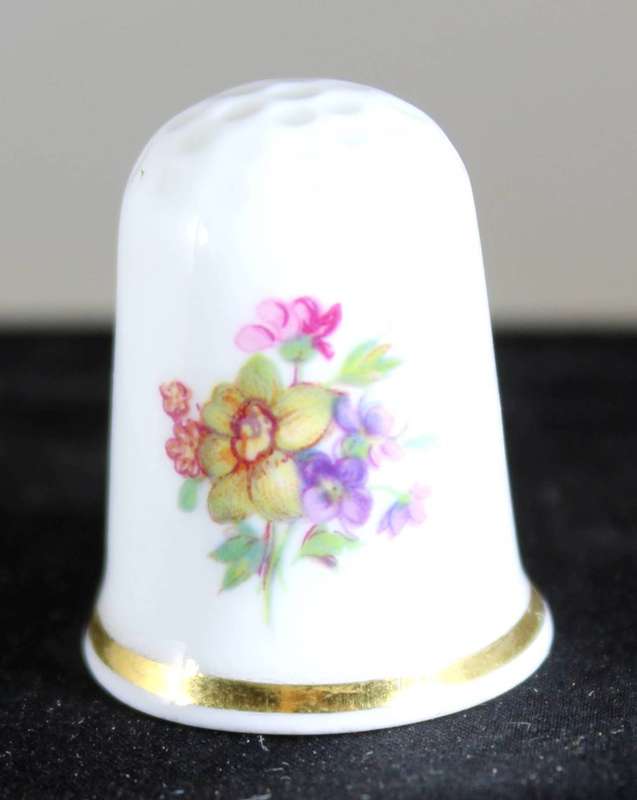 Collectible thimble - Hales - Ireland flowers
