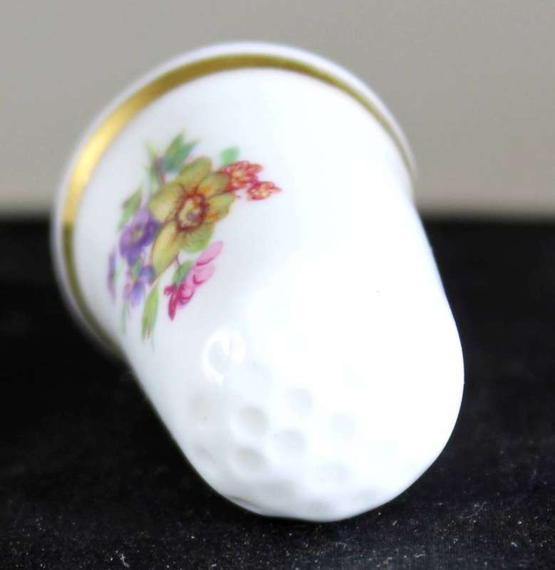 Collectible thimble - Hales - Ireland flowers