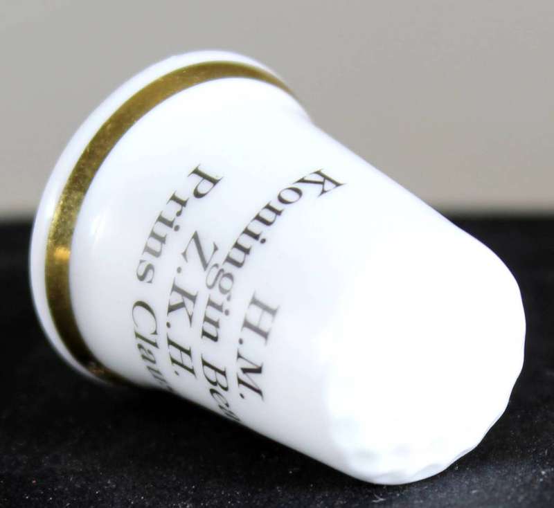 Collectible Thimble - H.M Koningin Beatrix & Z.K.H Prins Claus
