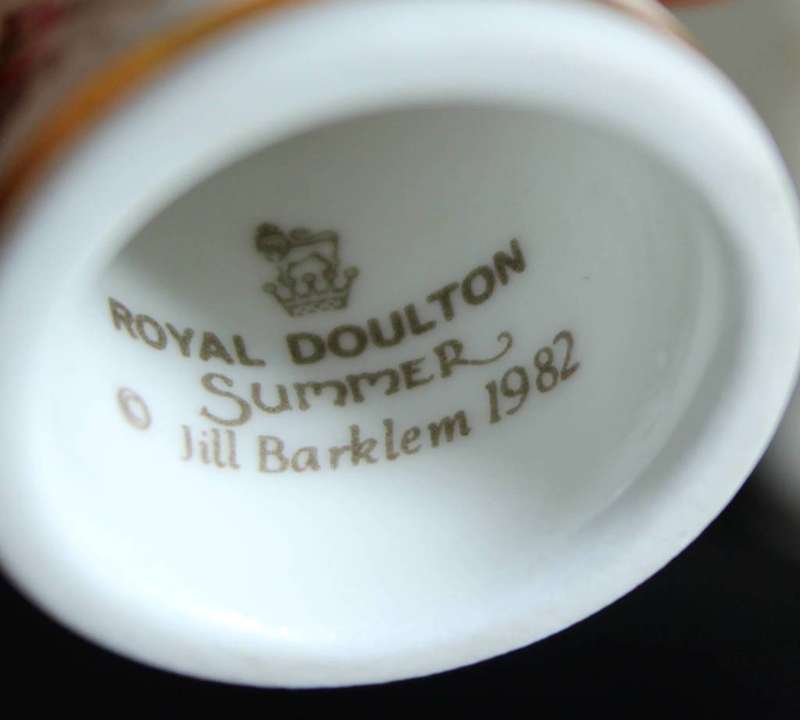 Collectible thimble - Royal Doulton- Four seasons- Jill Barklem 1982