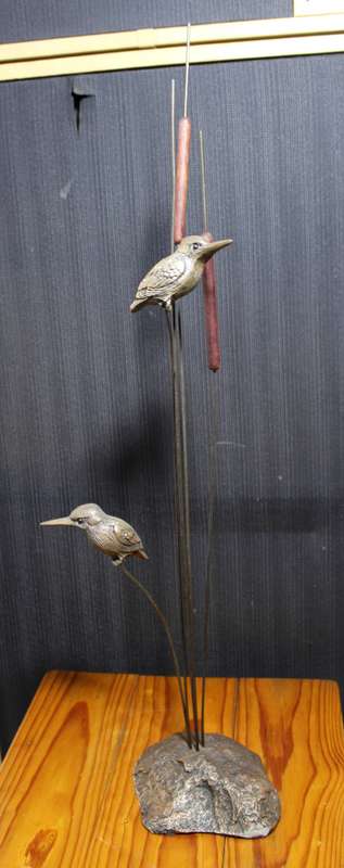 Molded birds in the reeds