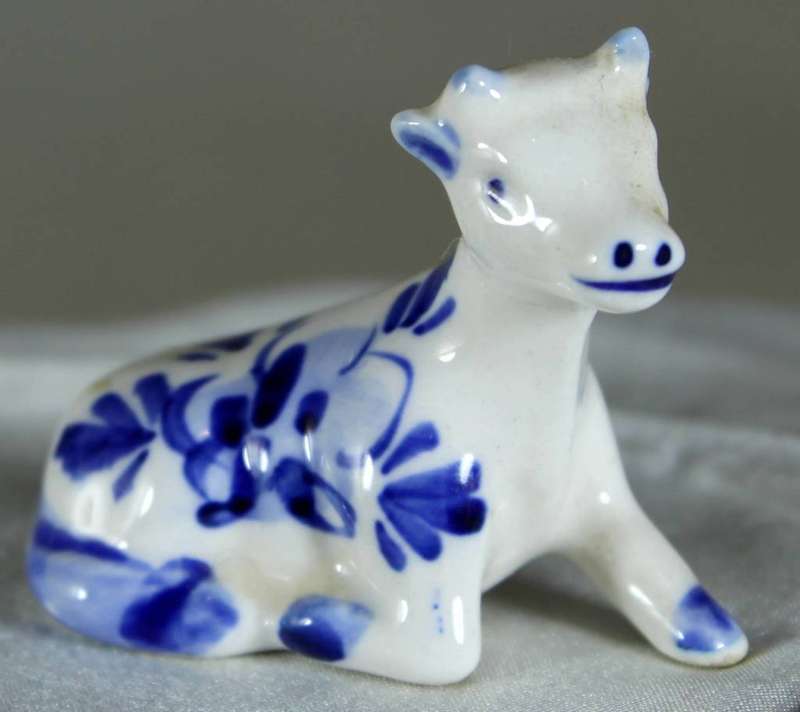 Miniature - Blue & White Cow Laying Down - Act Fast!!! -BID NOW!!!