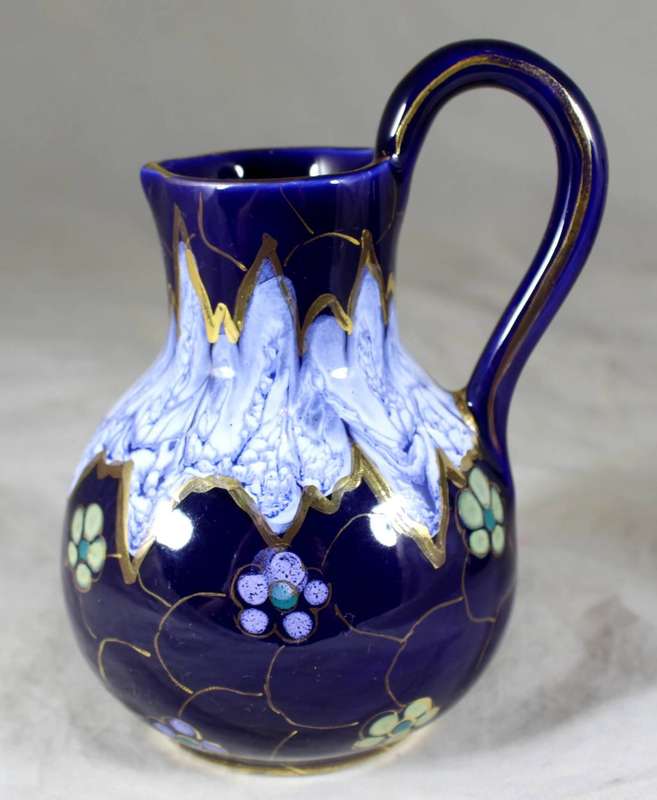 Gouda - Regina - hand painted jug