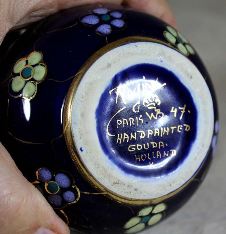 Gouda - Regina - hand painted jug