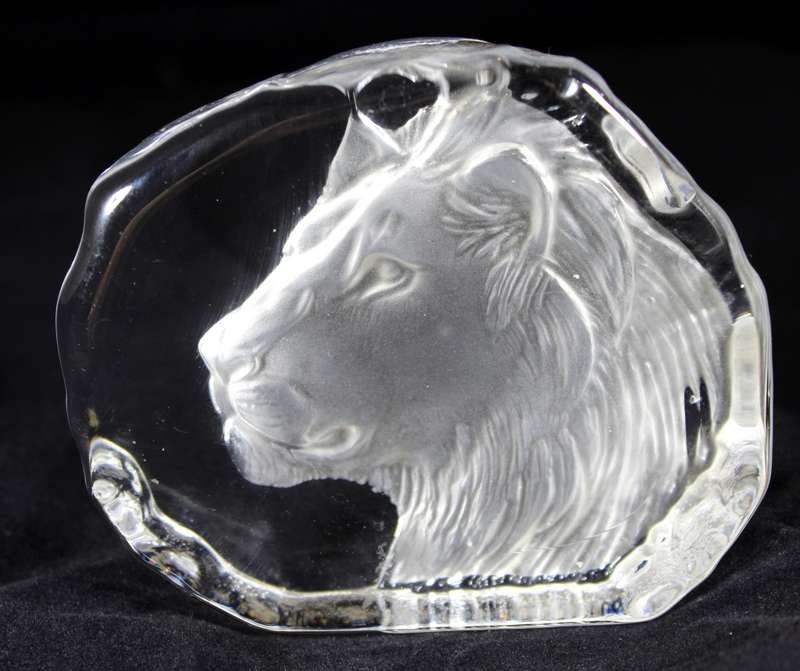 Sculpted Paperweight - Lion- Act Fast!! Bid Now!!