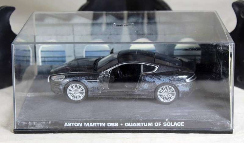 JAMES BOND 007 -UNIVERSAL HOBBIES- Aston Martin DBS V12 (Crash Damaged) (Quantum Of Solace #110)