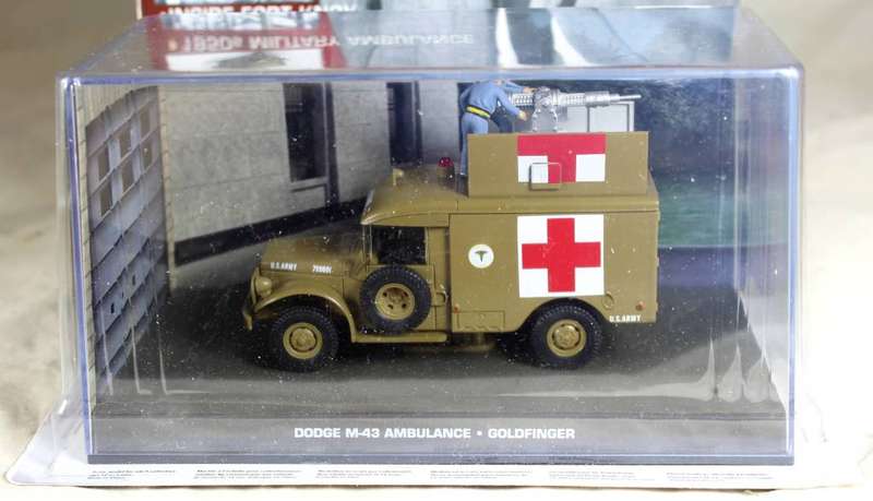 JAMES BOND 007 -IXO- Dodge M43 Ambulance (Goldfinger #127)